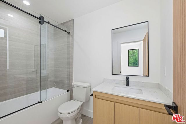 13600 Burbank Boulevard, Sherman Oaks, CA 91401