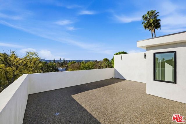 13600 Burbank Boulevard, Sherman Oaks, CA 91401