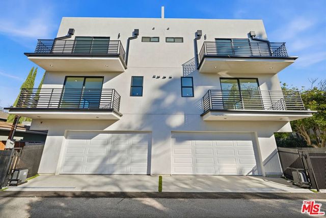 13600 Burbank Boulevard, Sherman Oaks, CA 91401