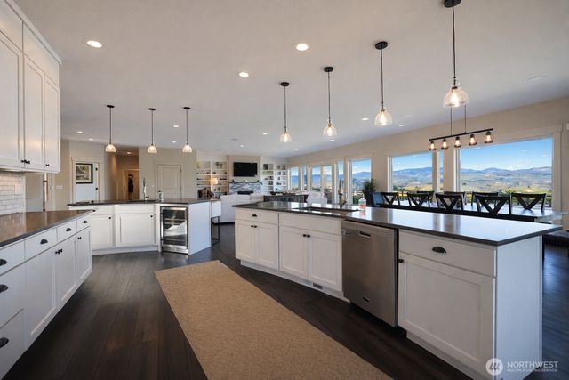 149 Clos Chevalle Road, Chelan, WA 98816