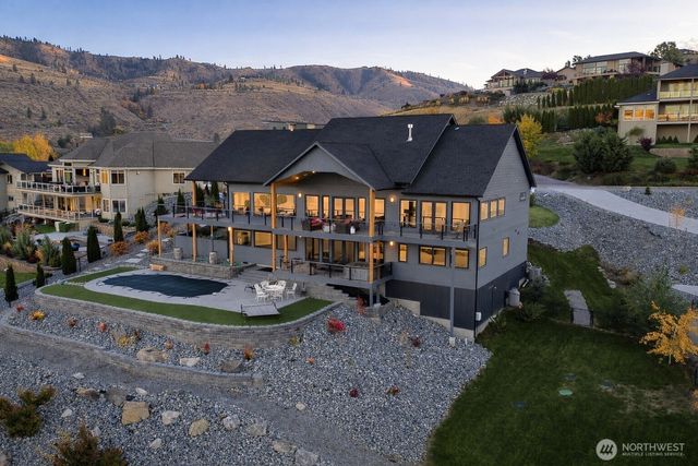 149 Clos Chevalle Road, Chelan, WA 98816