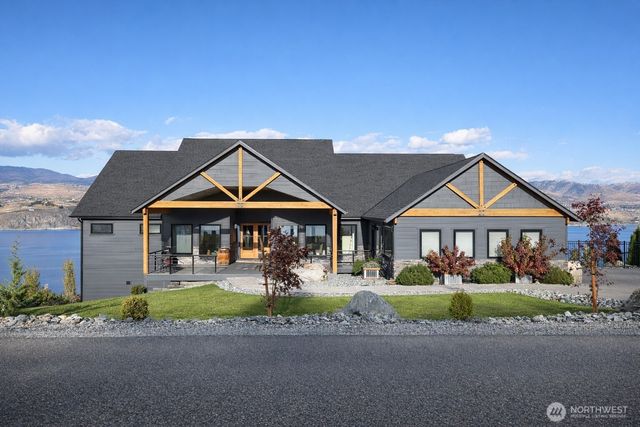 149 Clos Chevalle Road, Chelan, WA 98816