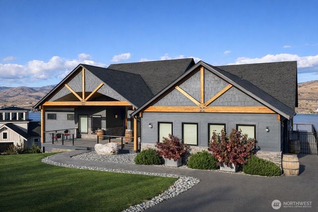 149 Clos Chevalle Road, Chelan, WA 98816