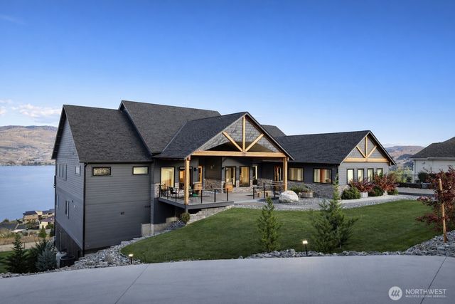 149 Clos Chevalle Road, Chelan, WA 98816