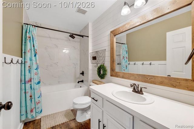 10053 Scenic Ridge Boulevard, Holly, MI 48442
