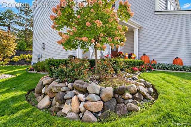 10053 Scenic Ridge Boulevard, Holly, MI 48442