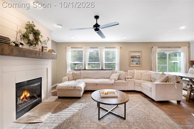 10053 Scenic Ridge Boulevard, Holly, MI 48442