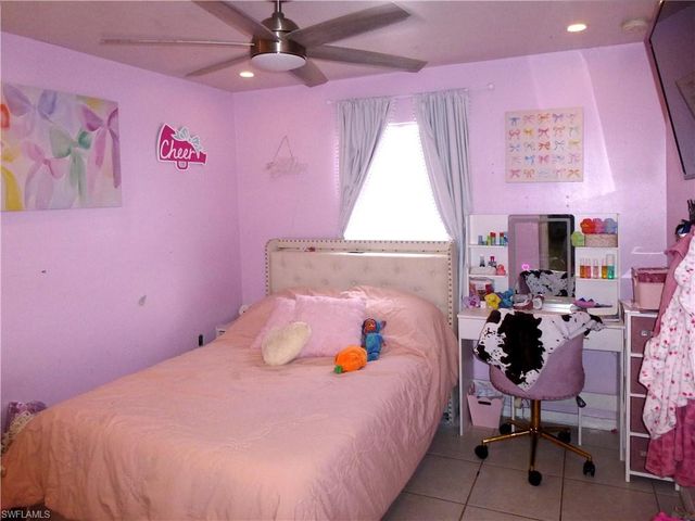 513 SE 16th PL, Cape Coral, FL 33990