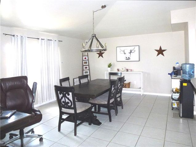 513 SE 16th PL, Cape Coral, FL 33990