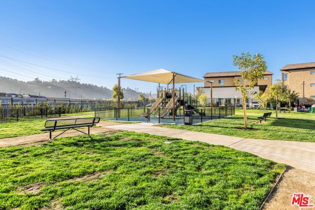 2700 E CHAUCER Street 34, Los Angeles, CA 90065