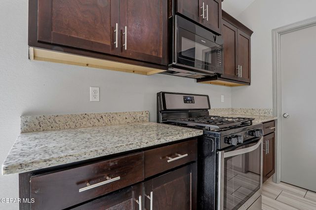 824 Whitebrush Drive, Socorro, TX 79927