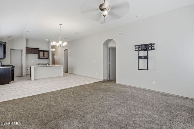 824 Whitebrush Drive, Socorro, TX 79927