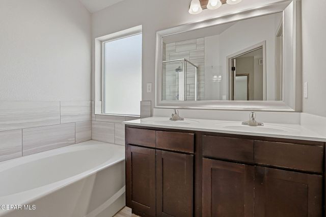 824 Whitebrush Drive, Socorro, TX 79927