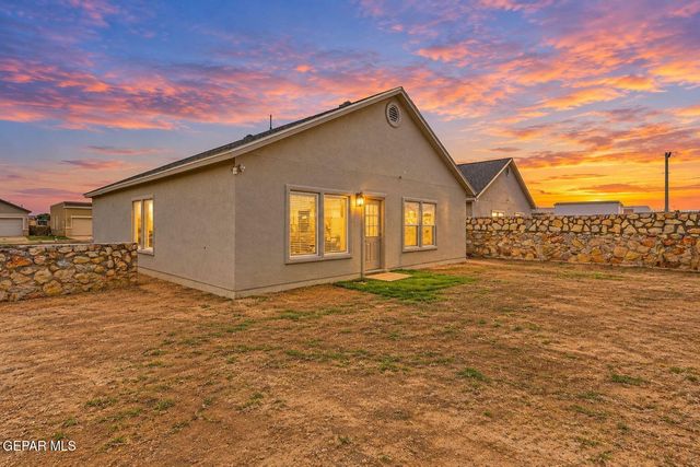 824 Whitebrush Drive, Socorro, TX 79927
