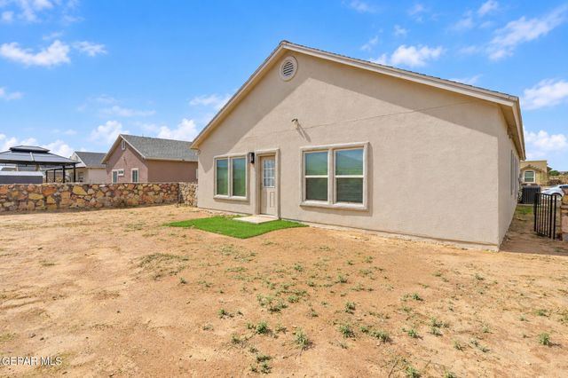 824 Whitebrush Drive, Socorro, TX 79927