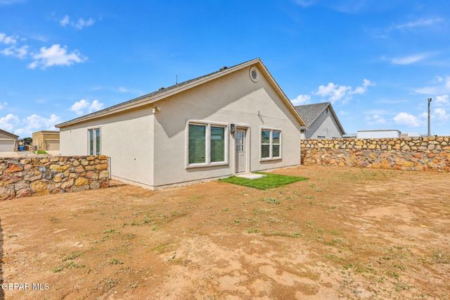 824 Whitebrush Drive, Socorro, TX 79927