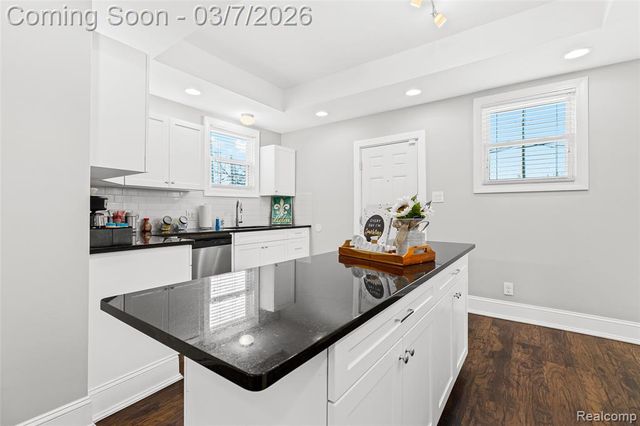 2179 Sheridan Street, Detroit, MI 48214