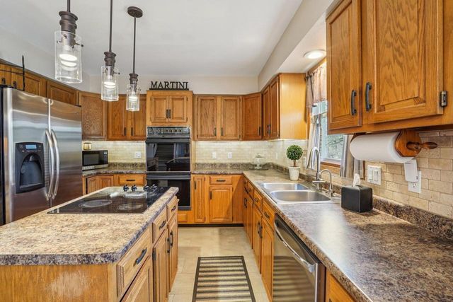 6357 Grossepark Road, Sun Prairie, WI 53590