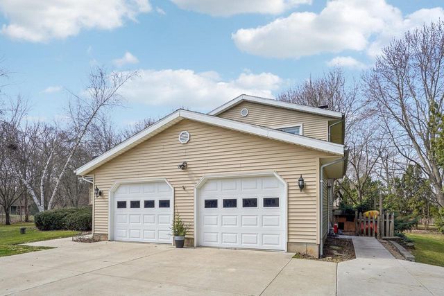 6357 Grossepark Road, Sun Prairie, WI 53590
