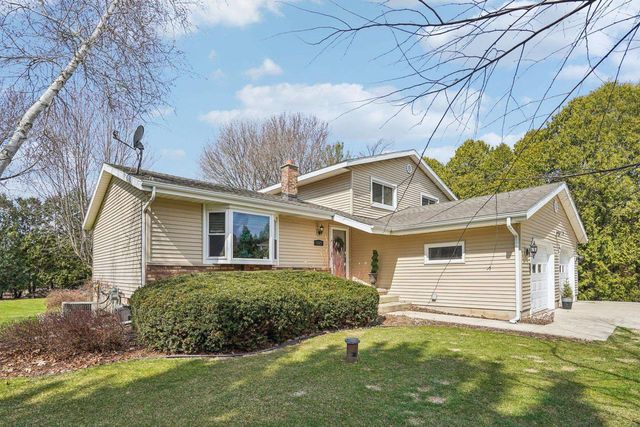 6357 Grossepark Road, Sun Prairie, WI 53590