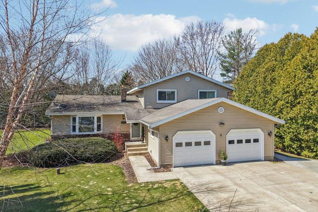 6357 Grossepark Road, Sun Prairie, WI 53590