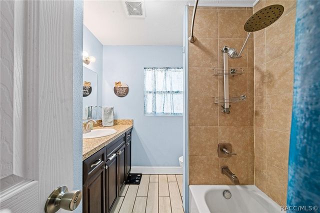 9205 E POINT O WOODS Drive, Inverness, FL 34453