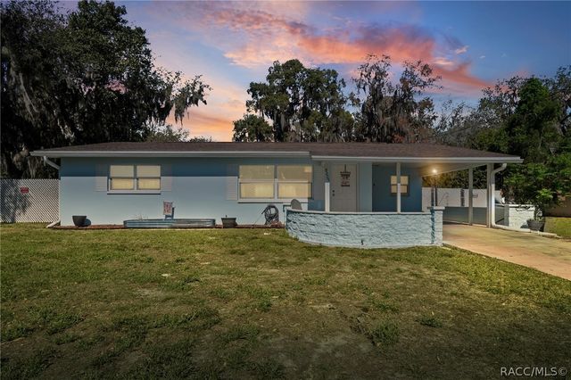 9205 E POINT O WOODS Drive, Inverness, FL 34453