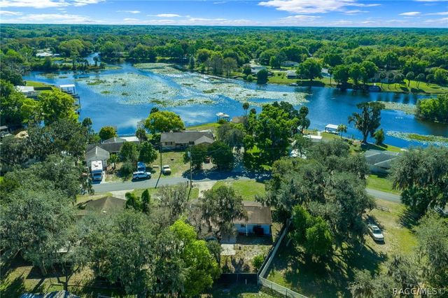 9205 E POINT O WOODS Drive, Inverness, FL 34453