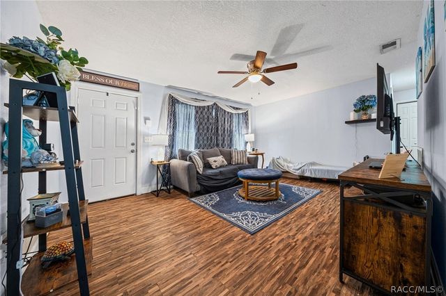 9205 E POINT O WOODS Drive, Inverness, FL 34453