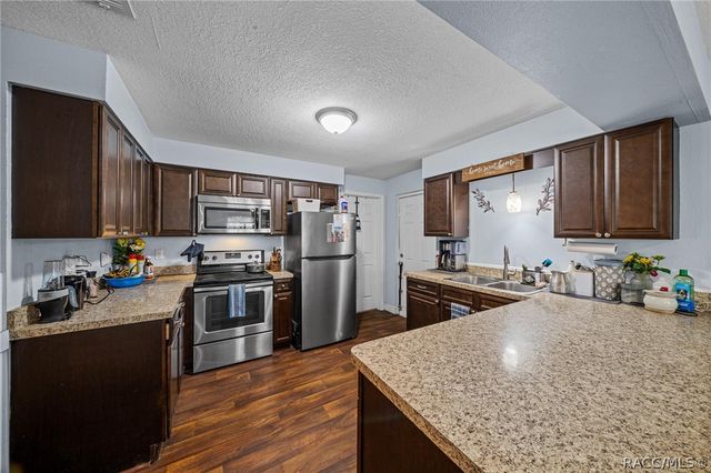 9205 E POINT O WOODS Drive, Inverness, FL 34453