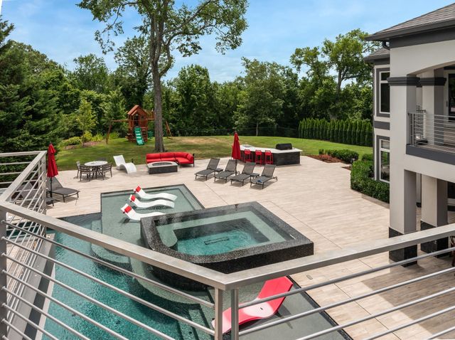 813 Deercrossing, Nashville, TN 37220