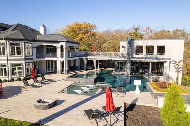 813 Deercrossing, Nashville, TN 37220