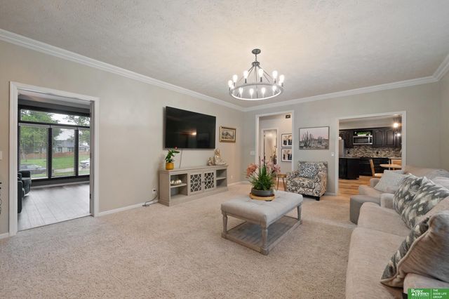 16827 O Circle, Omaha, NE 68135