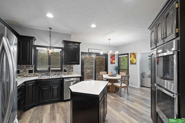 16827 O Circle, Omaha, NE 68135
