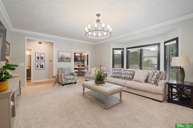 16827 O Circle, Omaha, NE 68135