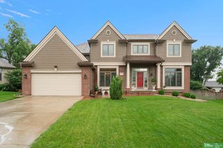 16827 O Circle, Omaha, NE 68135