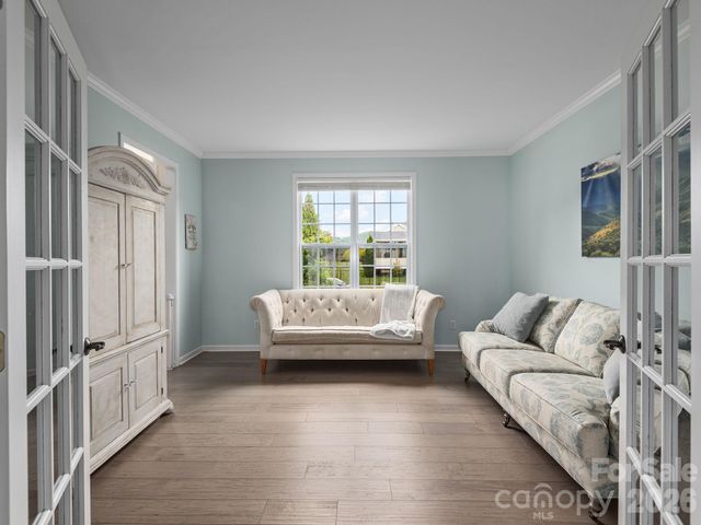 288 Walnut Crest Road, Fletcher, NC 28732