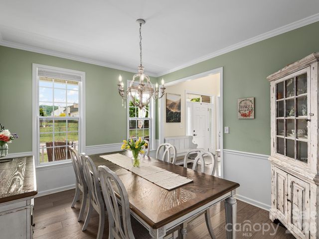 288 Walnut Crest Road, Fletcher, NC 28732