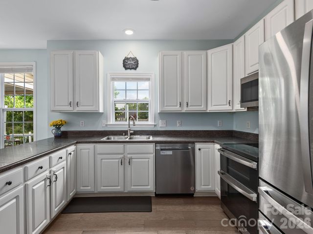 288 Walnut Crest Road, Fletcher, NC 28732