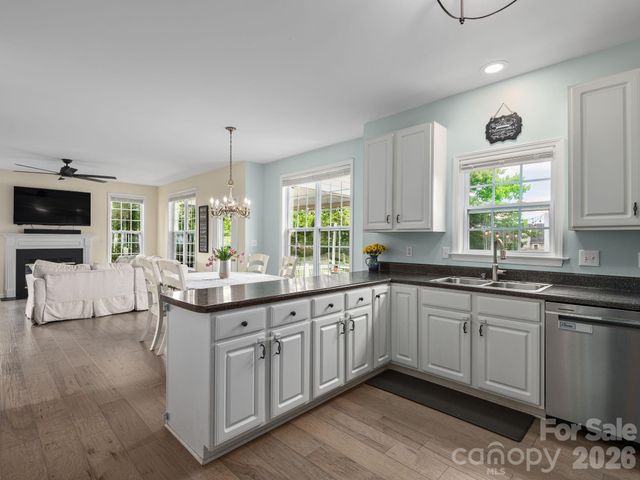 288 Walnut Crest Road, Fletcher, NC 28732