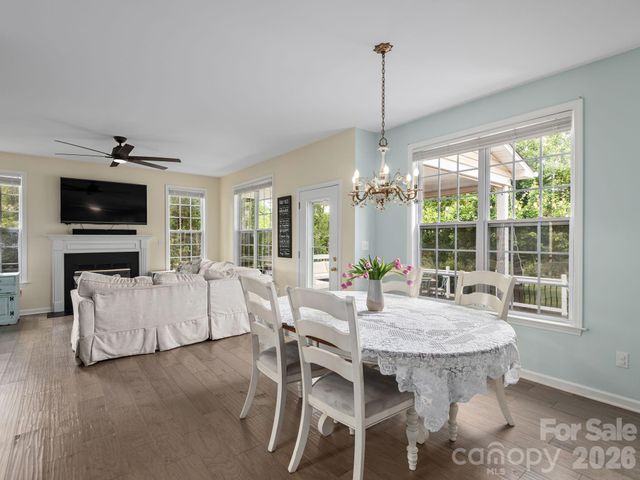 288 Walnut Crest Road, Fletcher, NC 28732