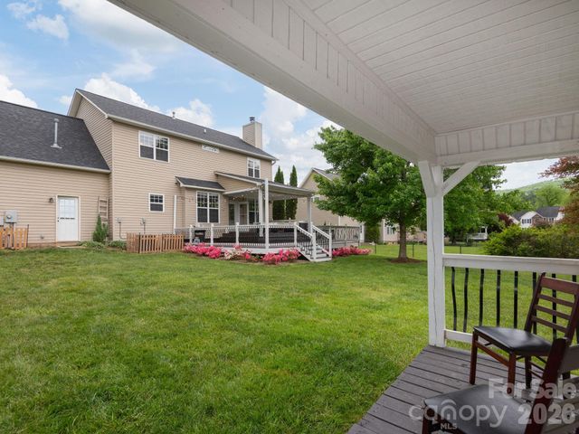 288 Walnut Crest Road, Fletcher, NC 28732