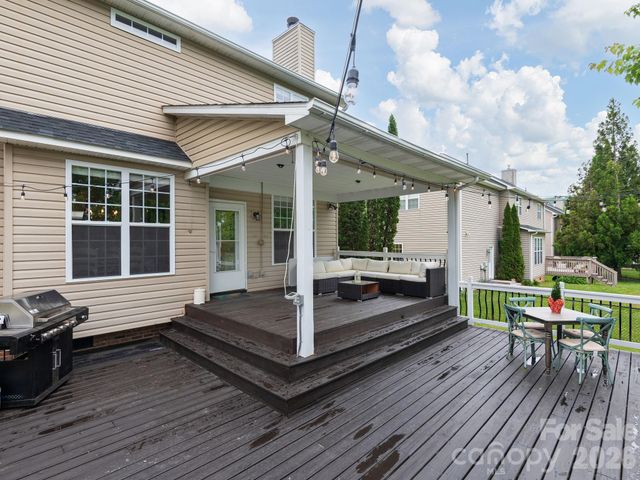 288 Walnut Crest Road, Fletcher, NC 28732
