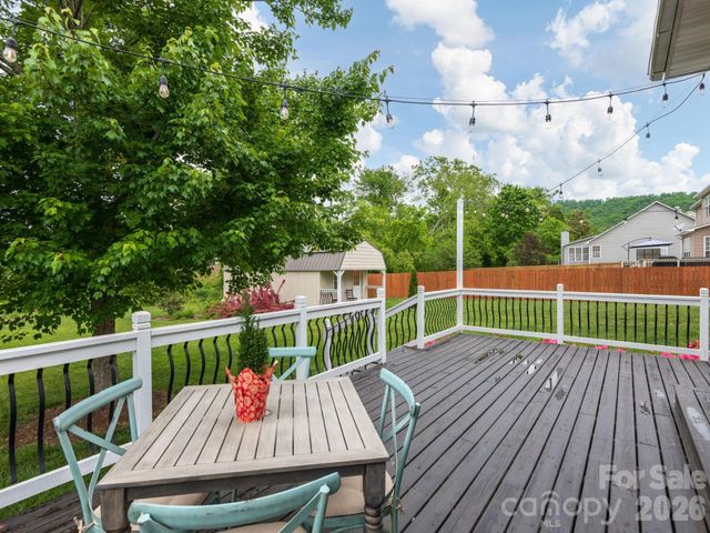 288 Walnut Crest Road, Fletcher, NC 28732