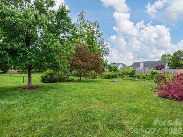 288 Walnut Crest Road, Fletcher, NC 28732