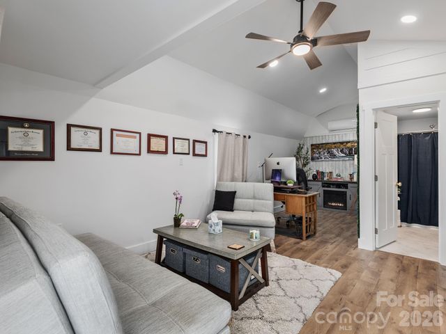288 Walnut Crest Road, Fletcher, NC 28732