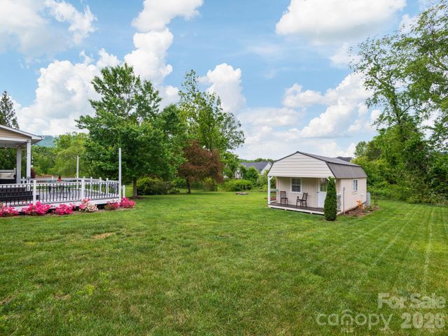 288 Walnut Crest Road, Fletcher, NC 28732