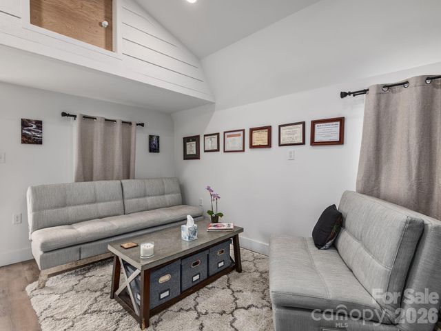 288 Walnut Crest Road, Fletcher, NC 28732