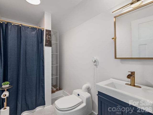 288 Walnut Crest Road, Fletcher, NC 28732