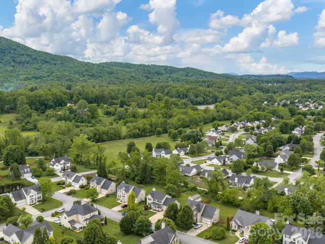 288 Walnut Crest Road, Fletcher, NC 28732